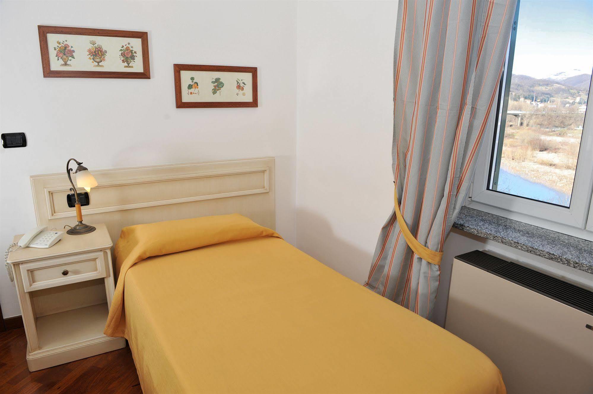 Albergo Birra Savignone Buitenkant foto